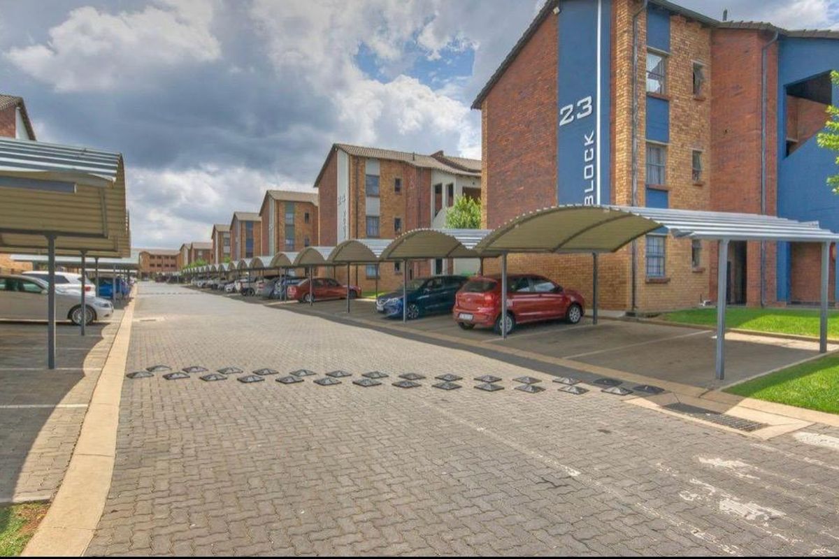 Ground floor 2 Bedroom - Photo 2