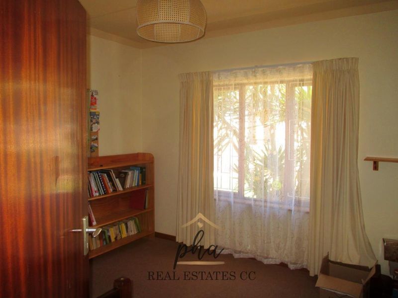 House with 2 flatlets for sale - Swakopmund - Photo 10