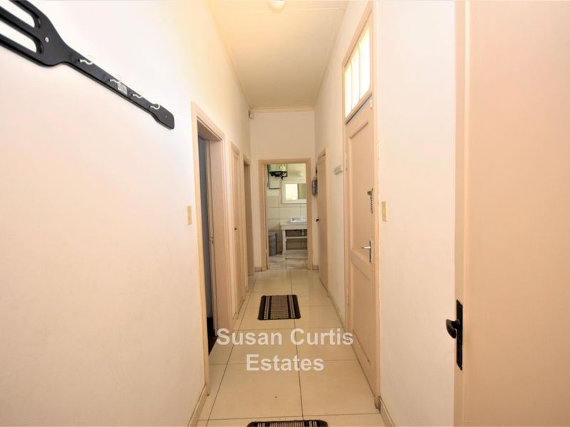 Prime Location - Photo 7