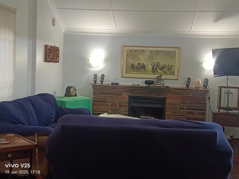 Spacious Family Home for Sale - Photo 4