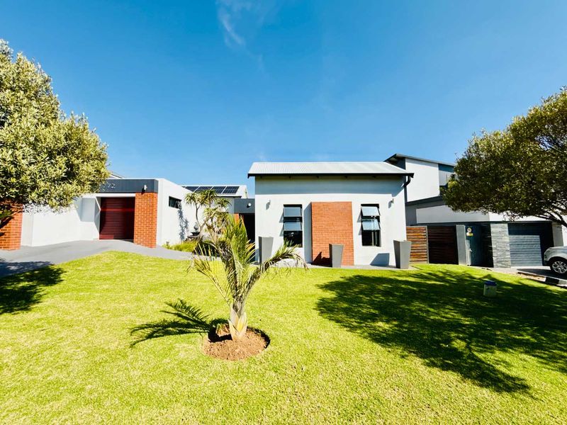 For Rent is a Modern Single-Level Family Home on the Green Belt in Copperleaf Golf Estate - Photo 2