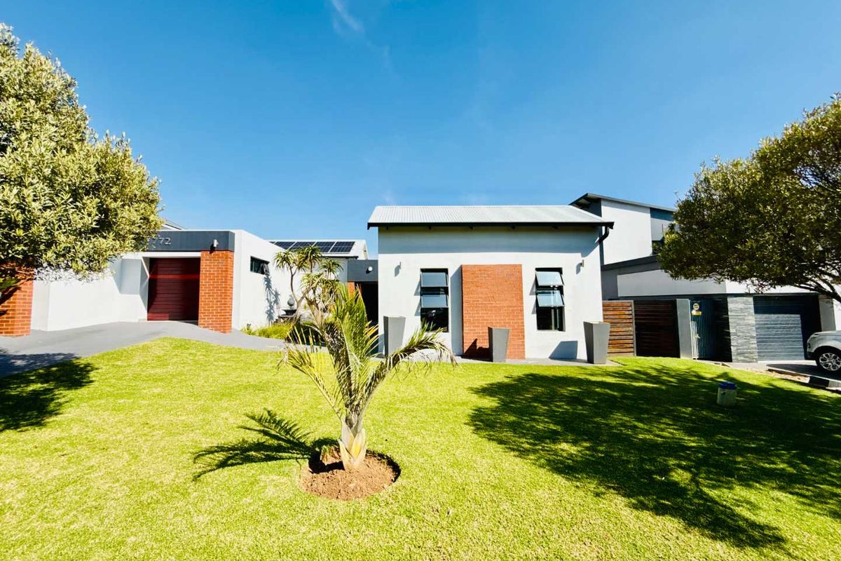 For Rent is a Modern Single-Level Family Home on the Green Belt in Copperleaf Golf Estate - Photo 2