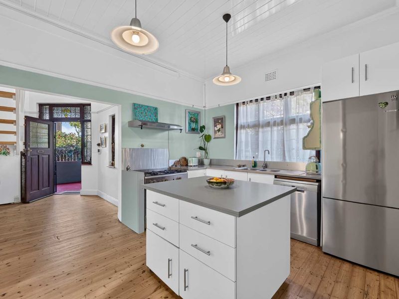 Charming Family Home with Separate Flatlet, Pool & Entertainer's Deck in Observatory - Photo 4