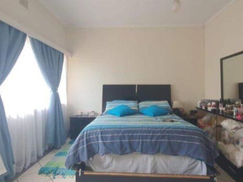 Absolute Bargain - Photo 8