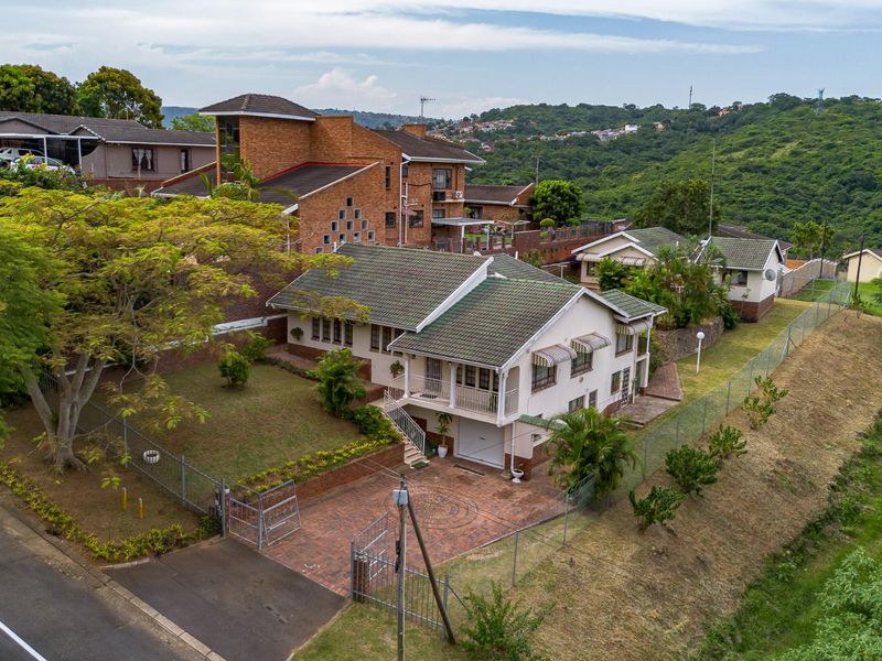 Where Comfort, Space & Income Potential Come Together - Photo 4