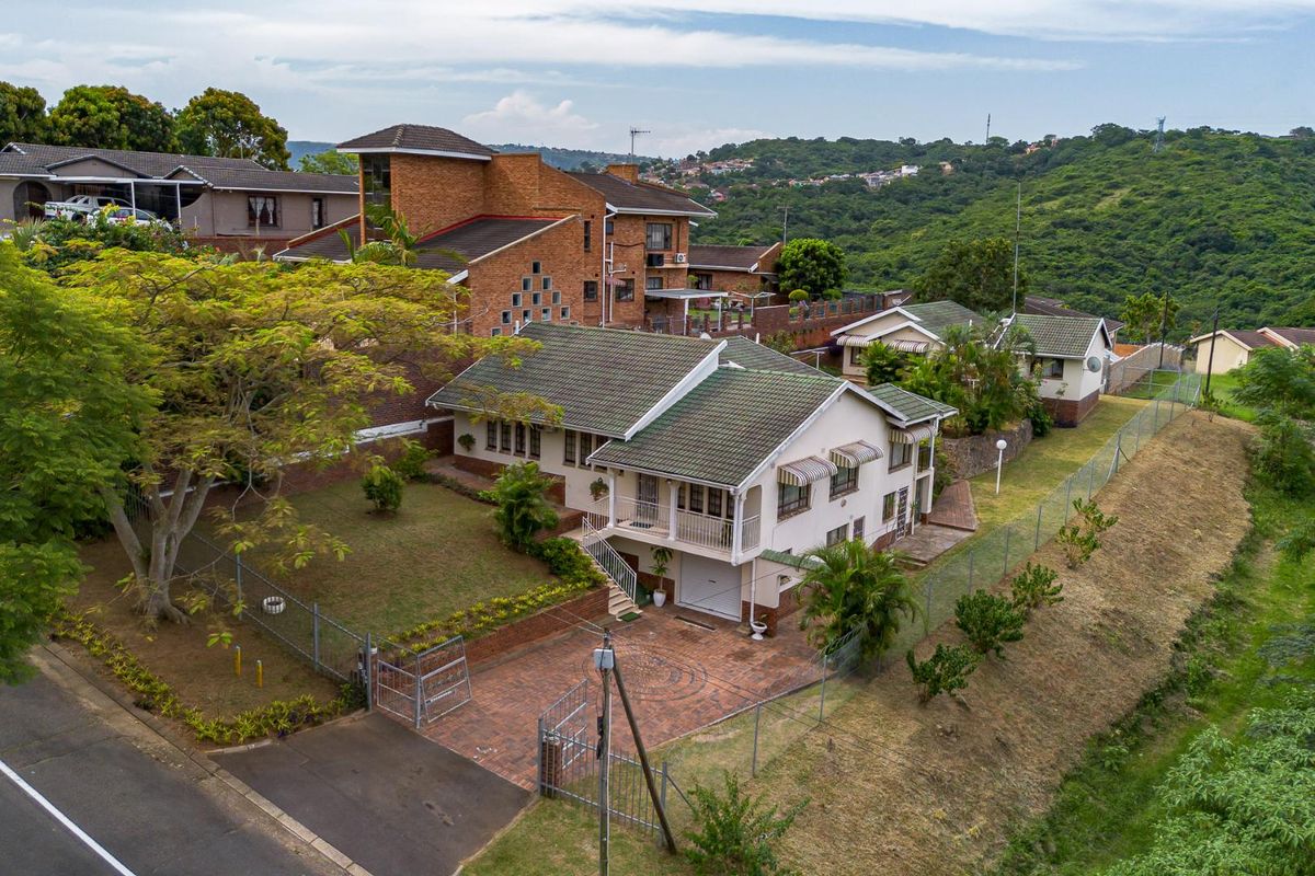 Where Comfort, Space & Income Potential Come Together - Photo 4