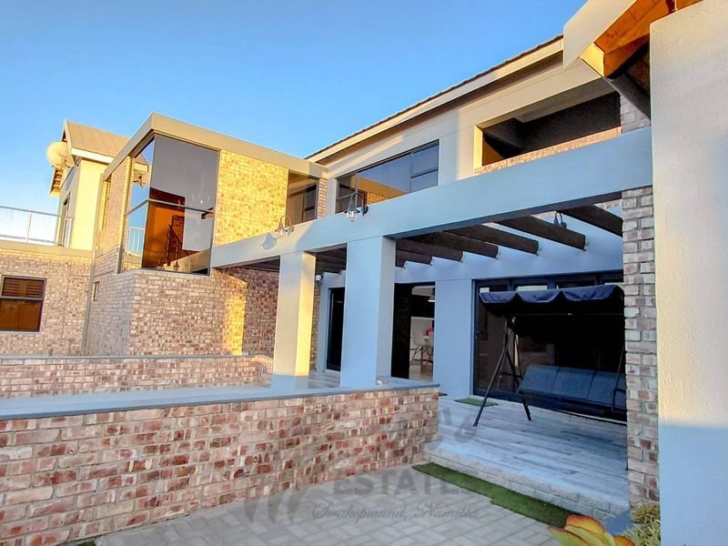 Beautiful Family Home For Sale in Kramersdorf, Swakopmund - Photo 3