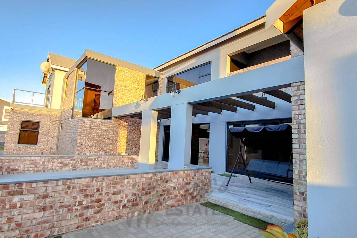 Beautiful Family Home For Sale in Kramersdorf, Swakopmund - Photo 3