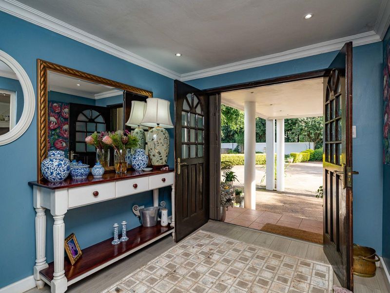 Private Estate – Three Unique Residences - Photo 4