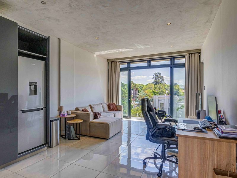1 bedroom apartment in Houghton Estate - Photo 3
