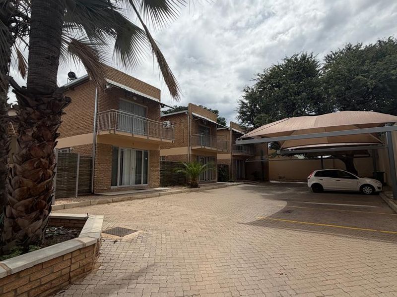 🏡 Property for Sale – Spacious Home with Income Potential - Photo 9