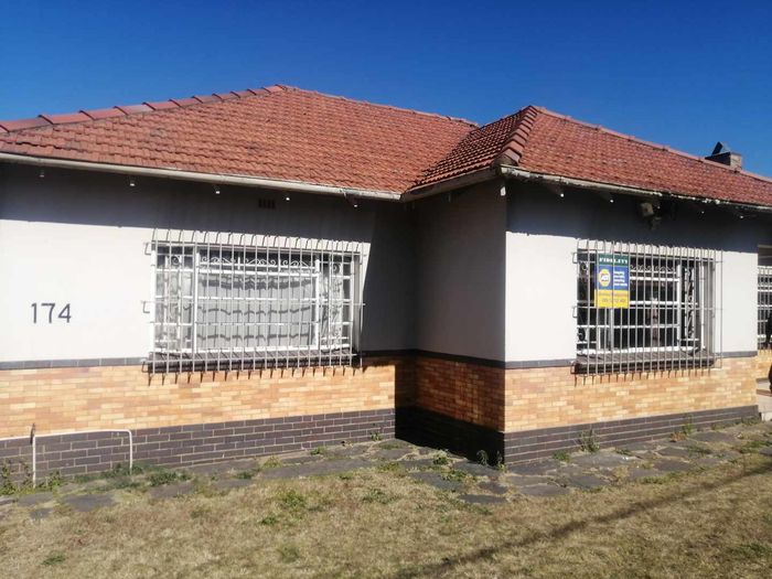 Property #2503614, House Pending Sale in Linmeyer