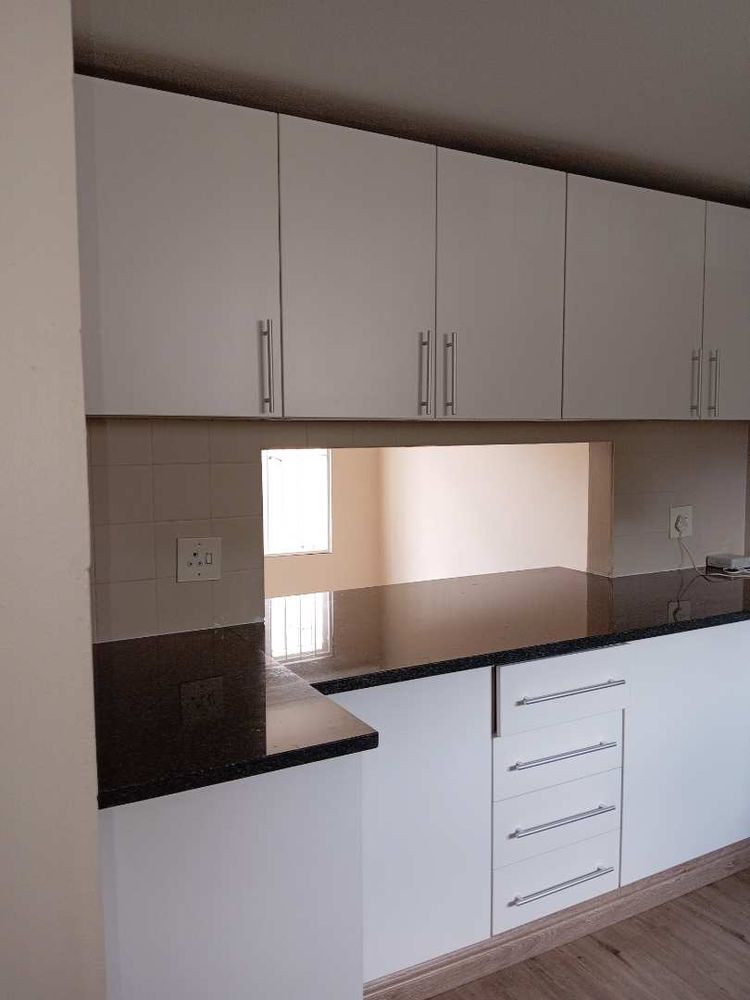 Kitchen with serving hatch