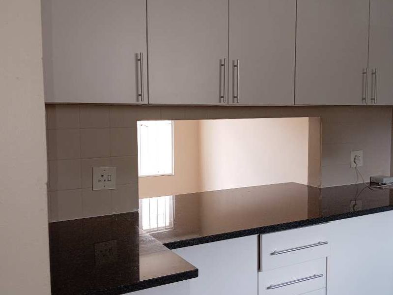 2bedr House in Hennopspark - Photo 5