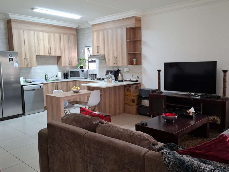 Modern Living in Secure Nature Estate - Photo 7