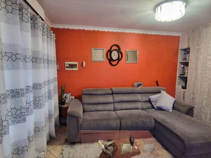 TOWNHOUSE FOR SALE - Photo 3