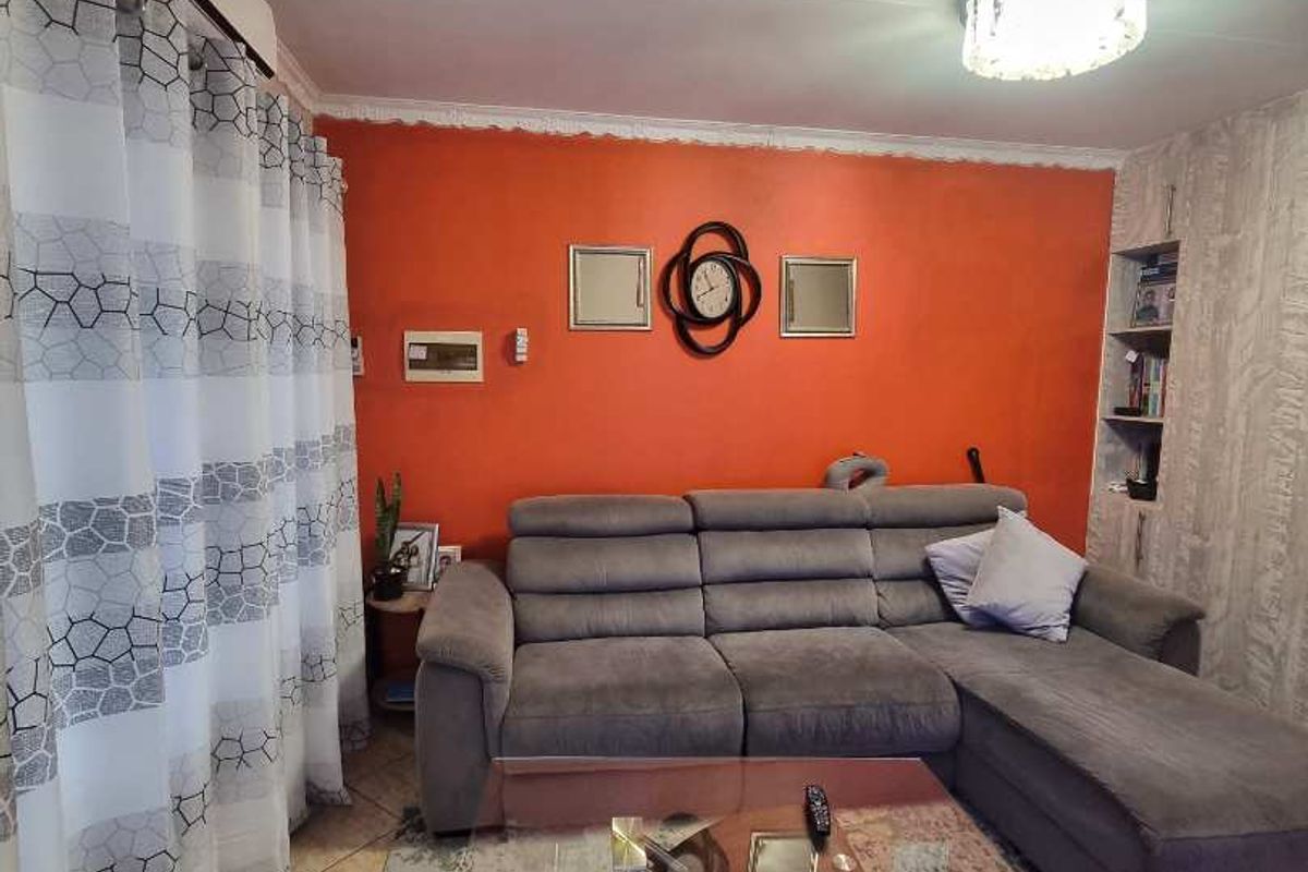 TOWNHOUSE FOR SALE - Photo 3