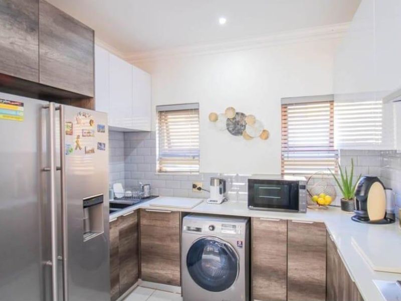 3 Bedroom House For Sale in Halfway Gardens - Photo 6