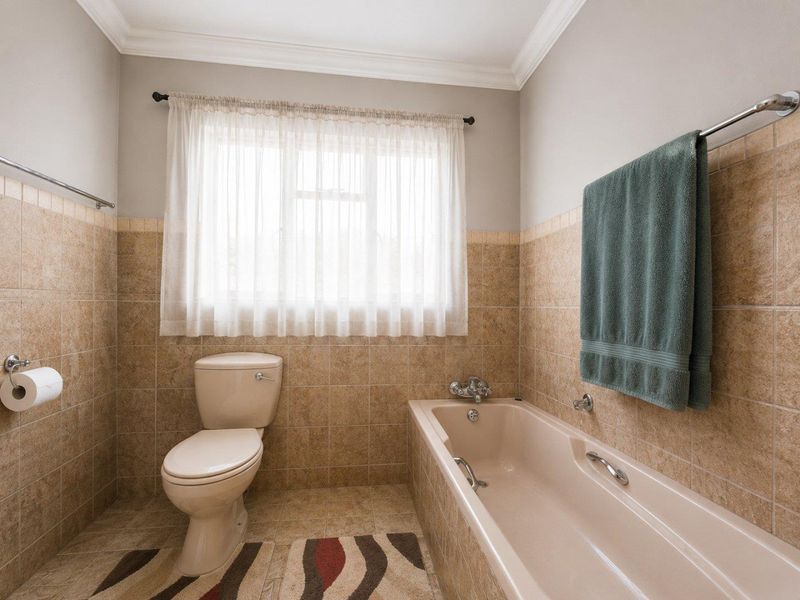 Spacious 4-Bedroom Haven Awaits in Ladybrand! - Photo 8