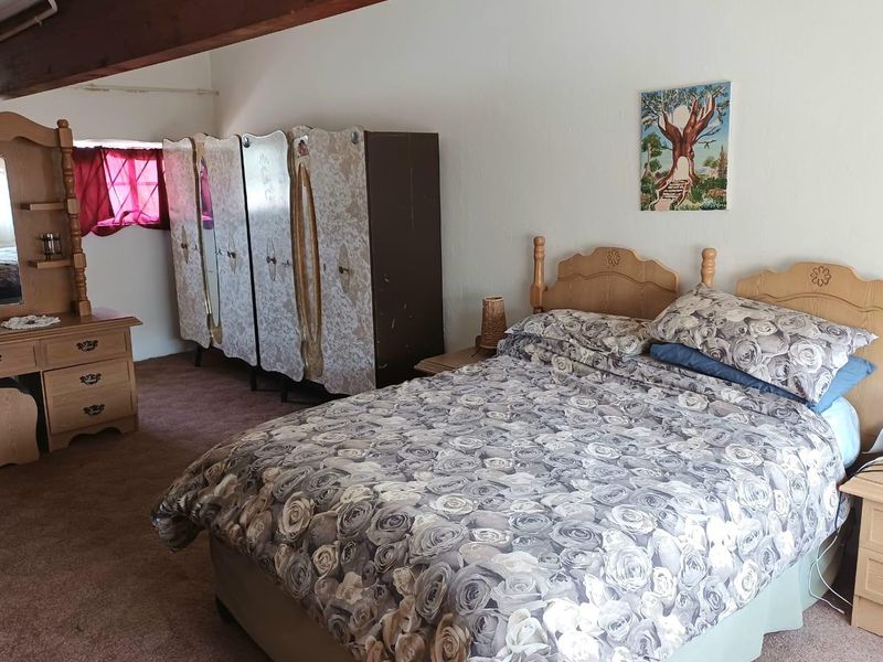 9 Bedroom house in Laudium - Photo 4