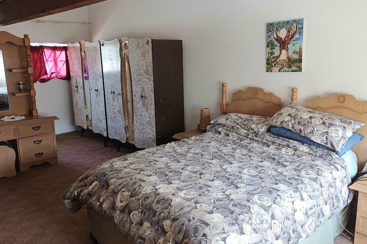 9 Bedroom house in Laudium - Photo 4