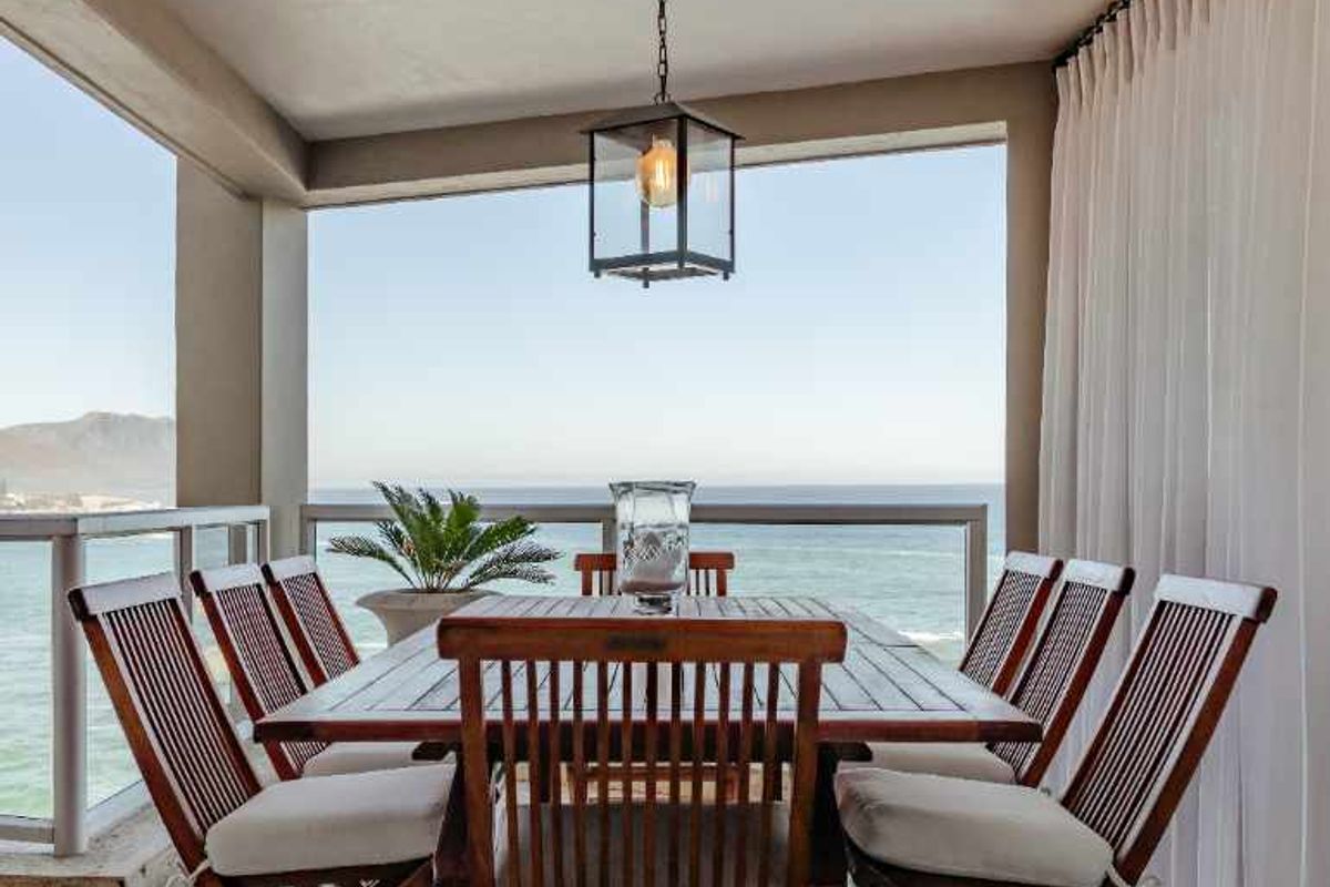 Spectacular Sea facing Clifton apartment - Photo 5