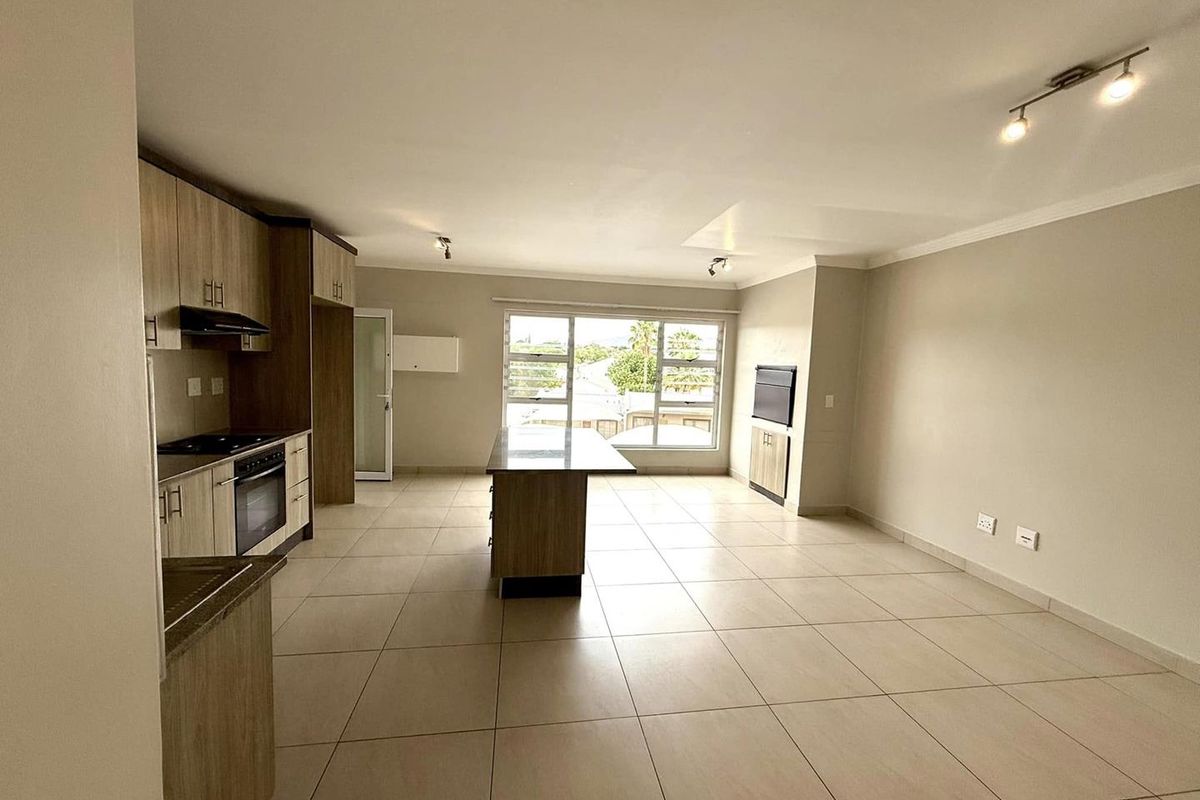 2 Bedroom Townhouse For Sale in Pionierspark Ext 1 - Photo 3