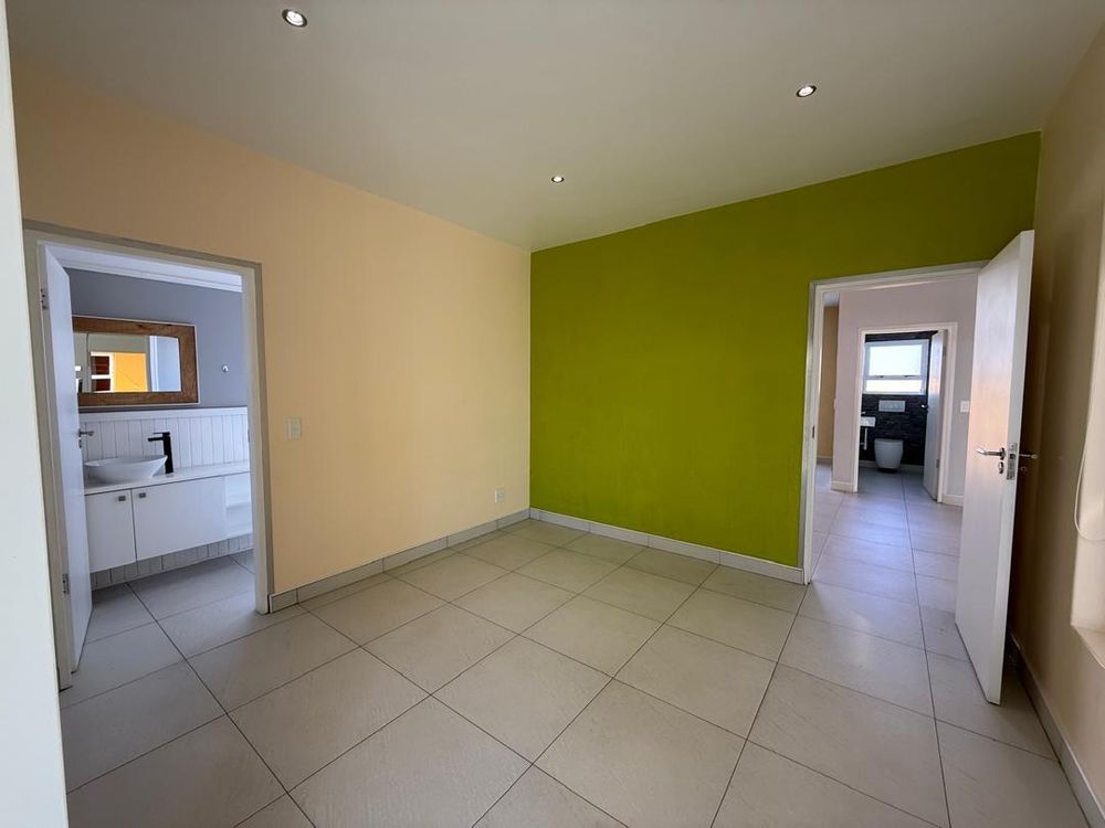 Flatlet/ground floor en-suite room