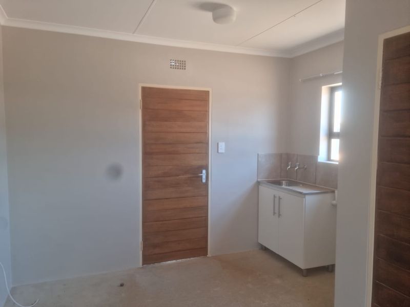 New Modder R 679 025!- New 2 bed ,1 bath - Photo 7