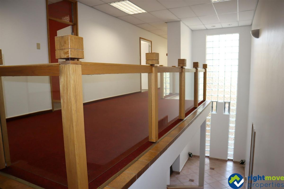 When business meets the perfect location. Seldom in the market. Excellent location and visibility. - Photo 5