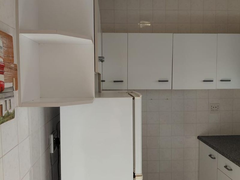 Studio/ bachelor apartment with stunning sea views. - Photo 7