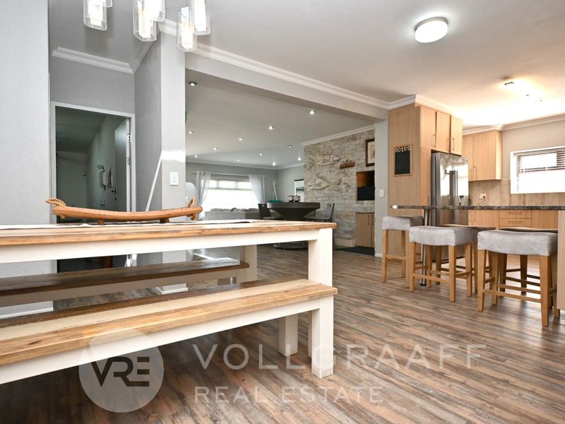 Where Family Life Finds Its Perfect Home - Photo 4