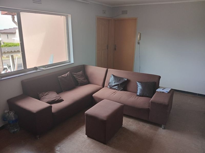 Spacious 3-Bedroom Home in Brackenham, Richards Bay Complex - Photo 2