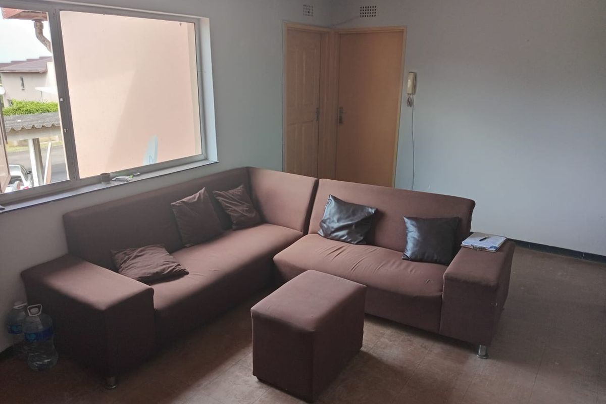 Spacious 3-Bedroom Home in Brackenham, Richards Bay Complex - Photo 2