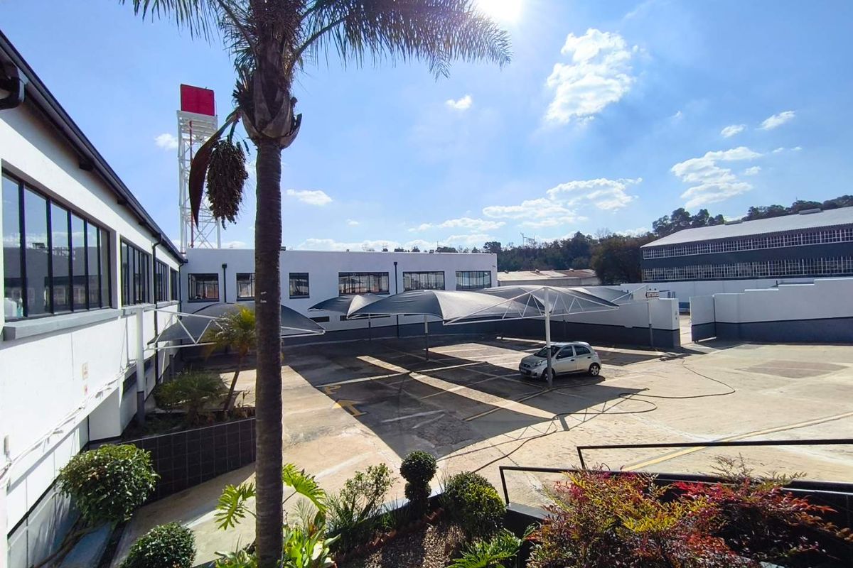 5700m2 Warehouse / Distribution Facility For Sale in Ophirton, Booysens - Photo 2