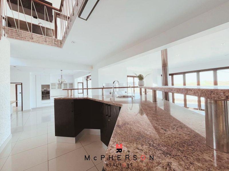 Luxury Desert View Residence - Photo 8