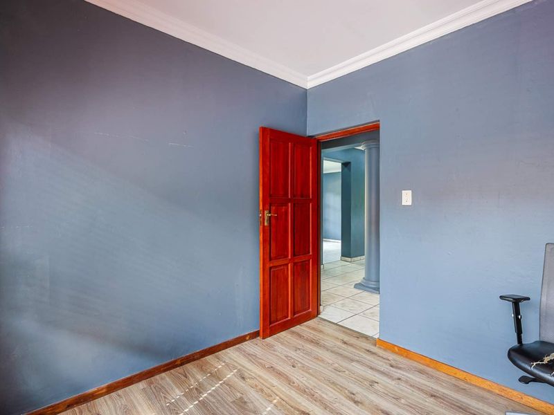 Spacious 4 Bedroom Family Home for Rent in Secure Estate - Photo 8