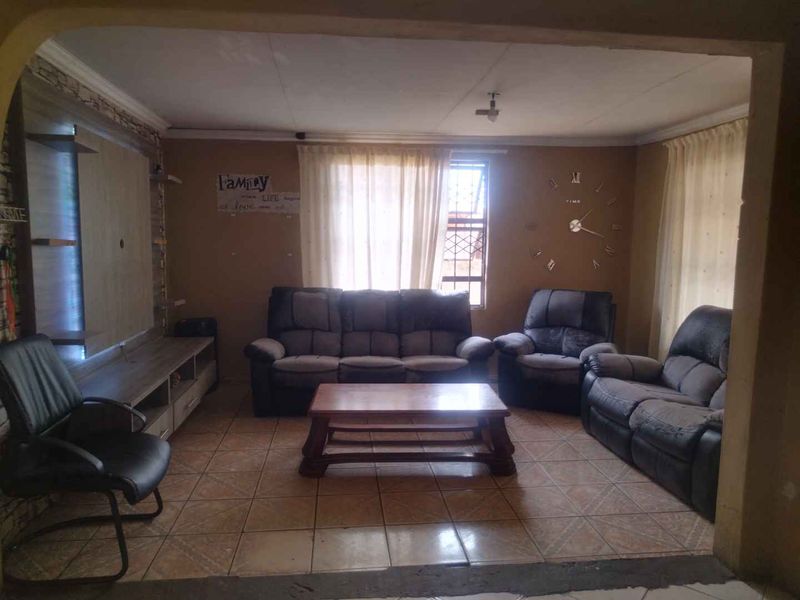 4 bedrooms house for sale in Mabopane S - Photo 5