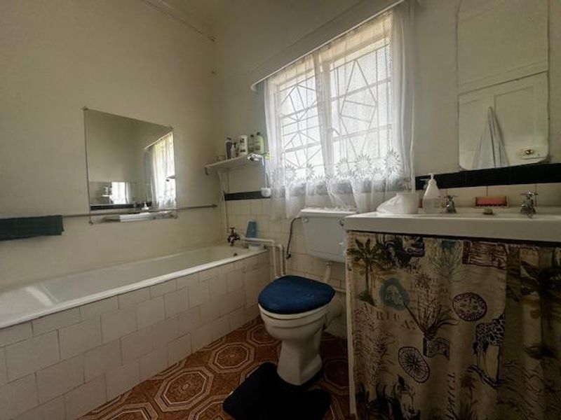 Charming Country Home on a Spacious Erf – Trompsburg - Photo 7