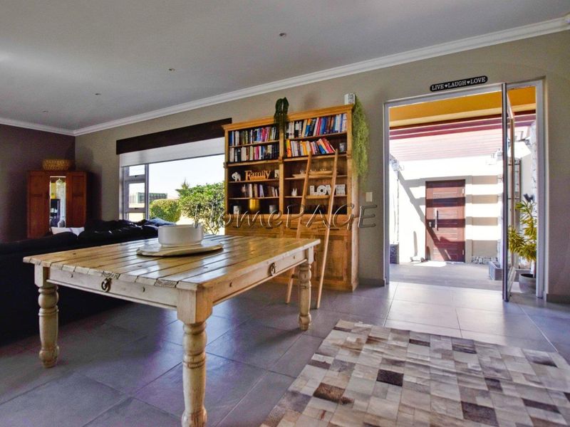 Rossmund Golf Estate, Swakopmund:  Large, Neat, Upmarket Home is for Sale - Photo 8
