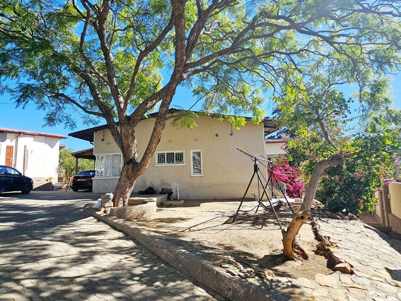 2 Bedroom House FOR SALE in Kleine Windhoek - Photo 2