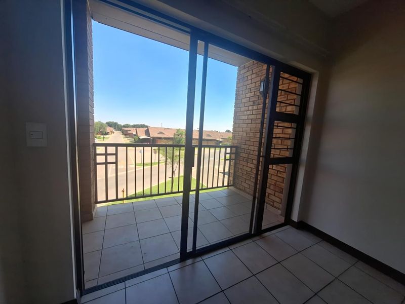 Charming 1-Bedroom Apartment in Country Life Retirement Village, Brentwood Park - Photo 8