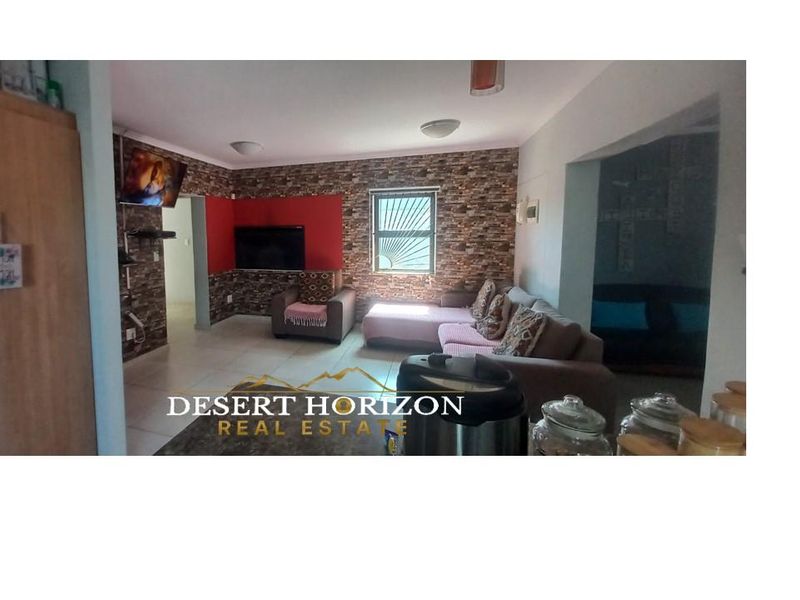 Walvis Bay, Narraville | Urgent sale - Spacious family home for sale - Photo 5