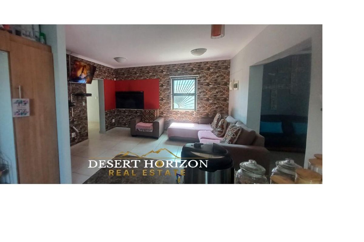 Walvis Bay, Narraville | Urgent sale - Spacious family home for sale - Photo 5