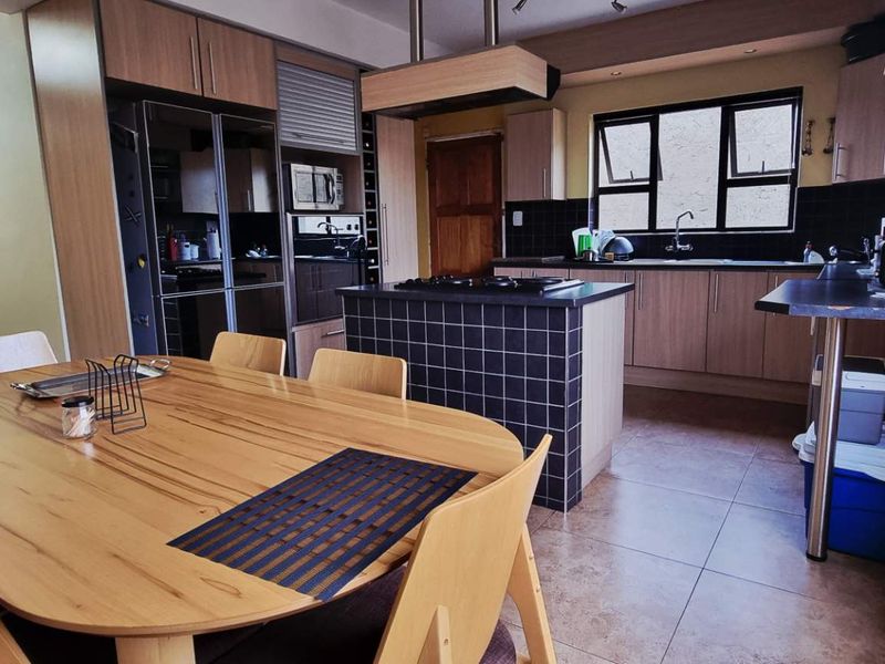 Dorado park 4 bedroom house with pool - Photo 4