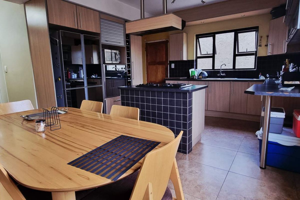 Dorado park 4 bedroom house with pool - Photo 4