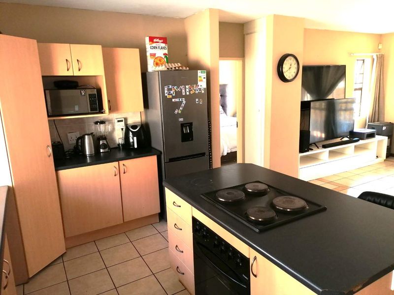 Two Bedroom Apartment For Sale - Photo 4