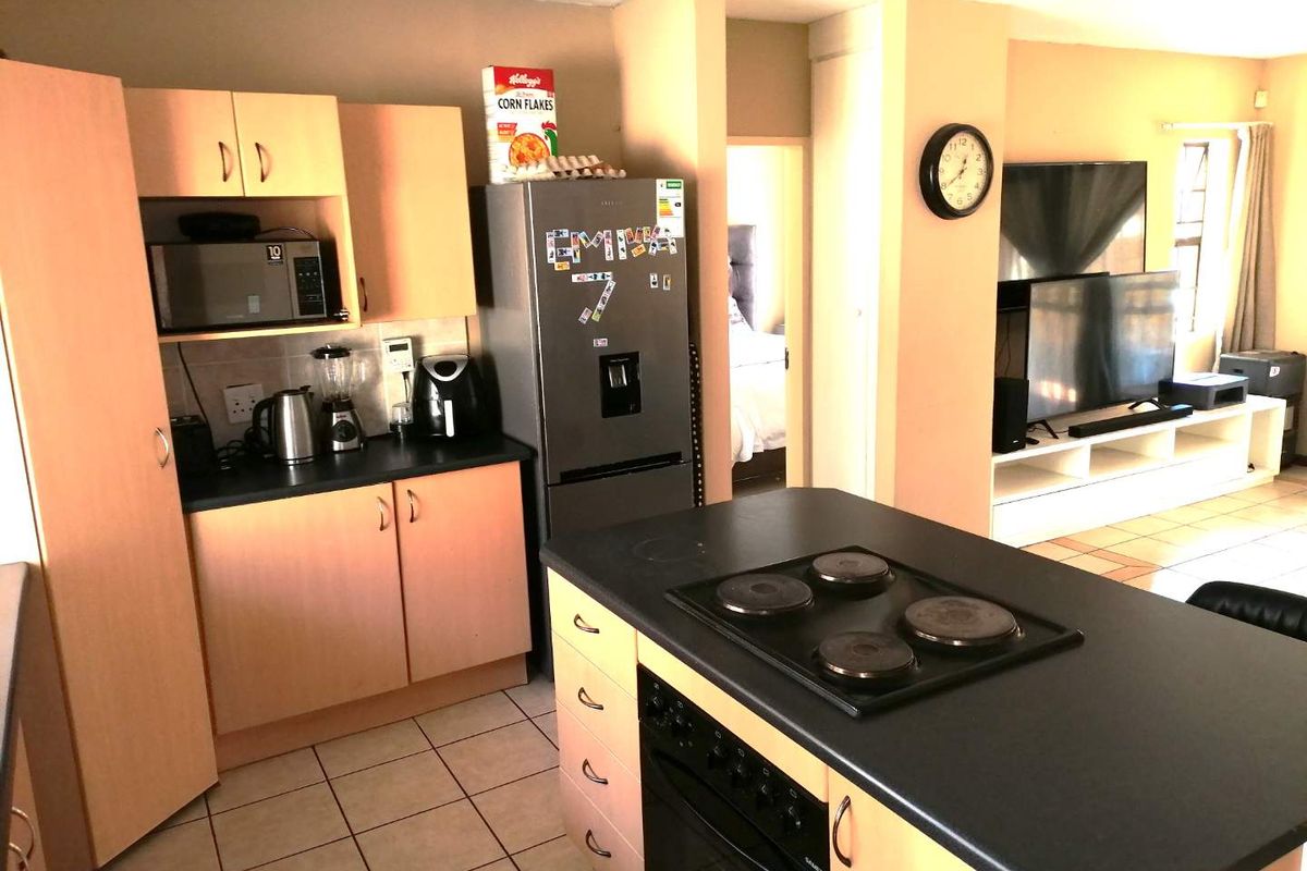 Two Bedroom Apartment For Sale - Photo 4