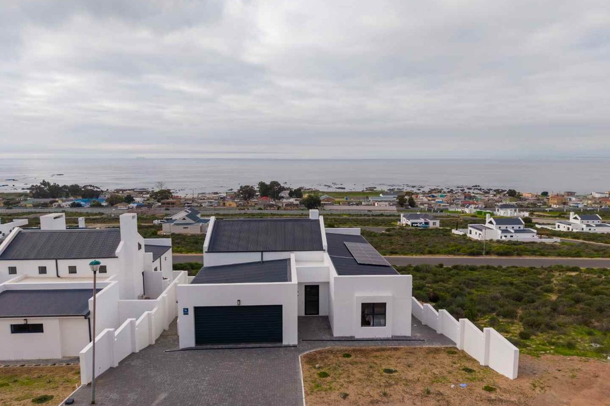 Modern Coastal Living in St Helena Bay, Steenberg Cove - Photo 3