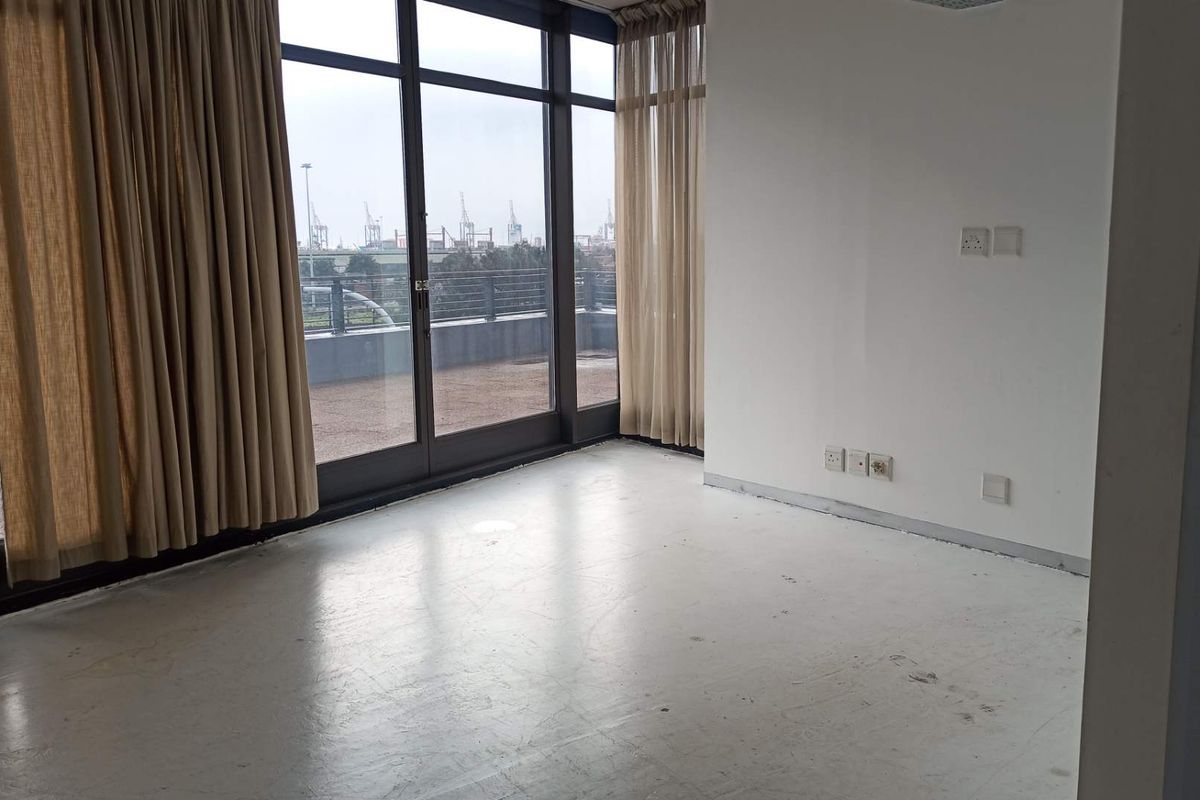 Bespoke Office / Studio Space in Vibrant mixed use hub, Woodstock - Photo 5